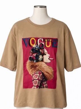 Vogue Graphic Tee Beige Fashion Magazine Print Streetwear T Shirt Women
